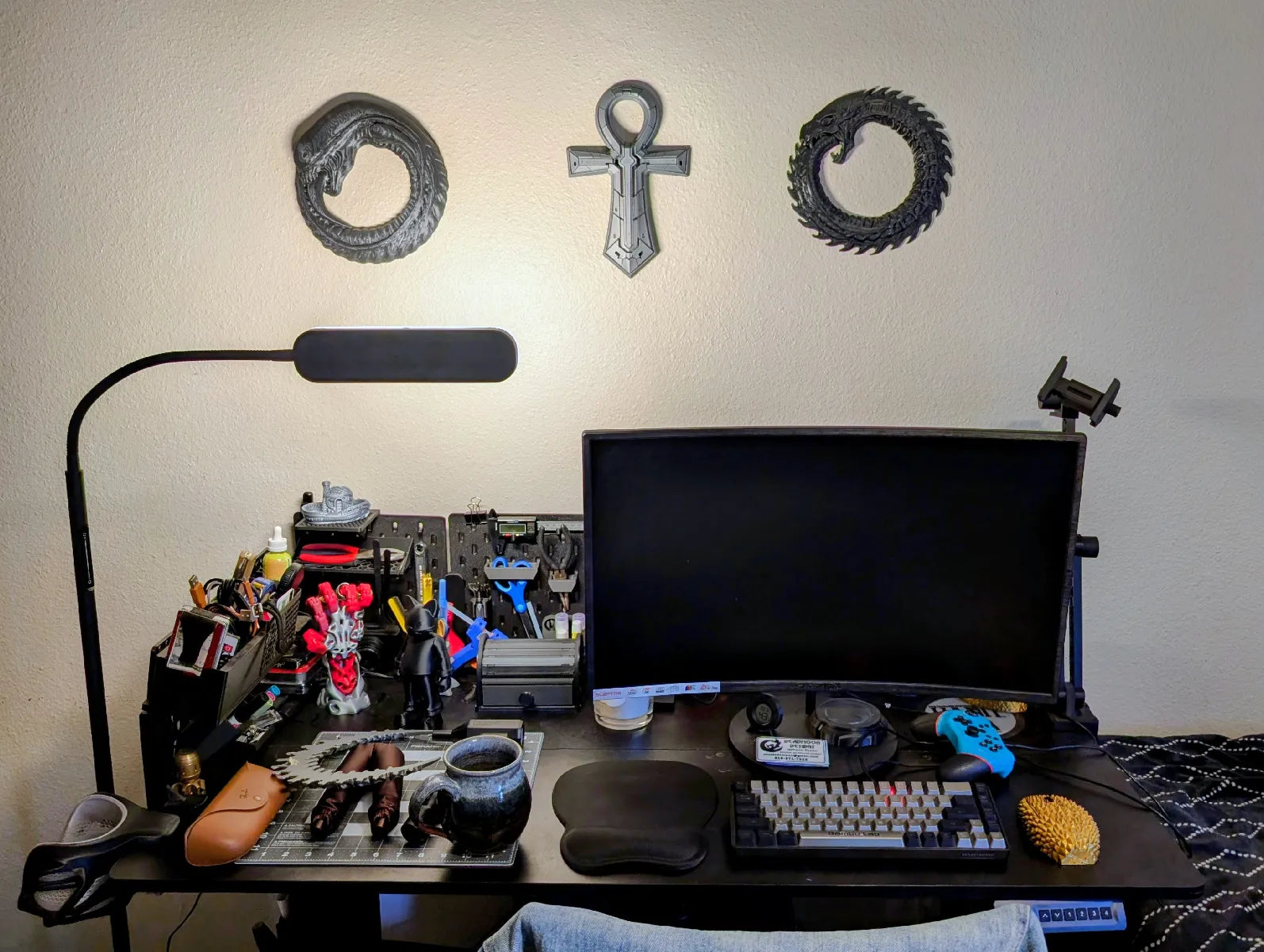 Axiom Ankh — Futuristic Wall Sculpture
